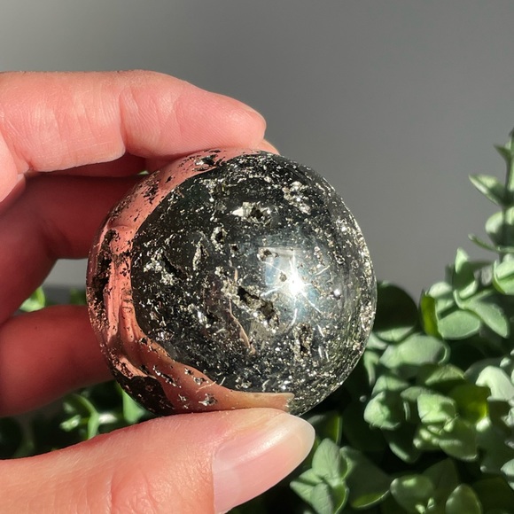 Pyrite Sphere - Picture 14 of 16